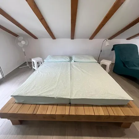 アパート Meerblick Mit Traumterrasse ザヴァラティサ