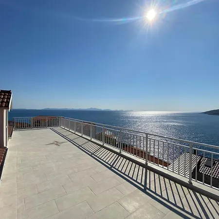 Meerblick Mit Traumterrasse