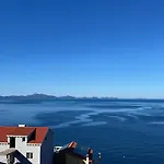 Meerblick Mit Traumterrasse *
